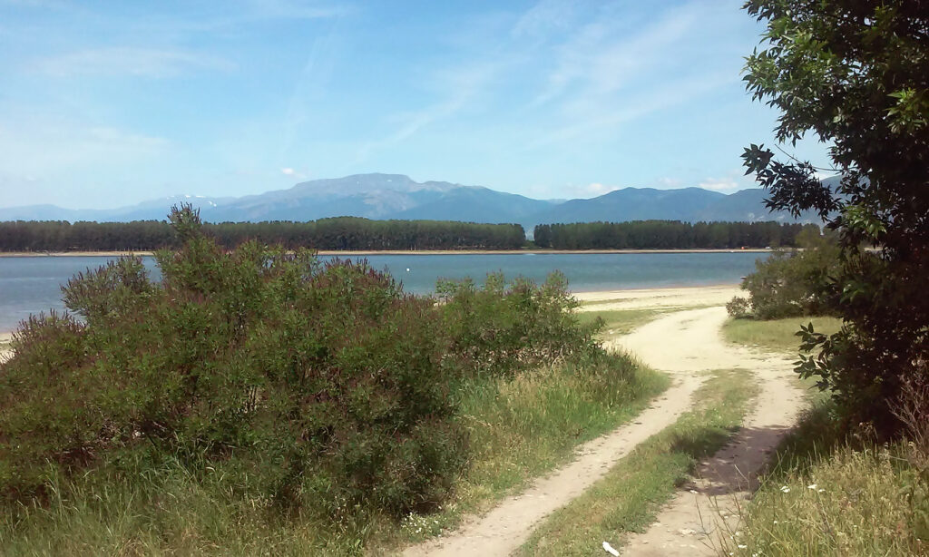 Jezioro Koprinka, położone w środkowej Bułgarii, w pobliżu Kazanłyku